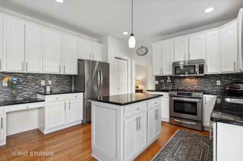 220 Cascade Dr, Bull Valley IL 60012-3346 exterior