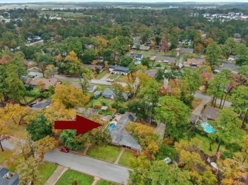 229 Elmwood St, Huntsville TX 77320-3408 exterior