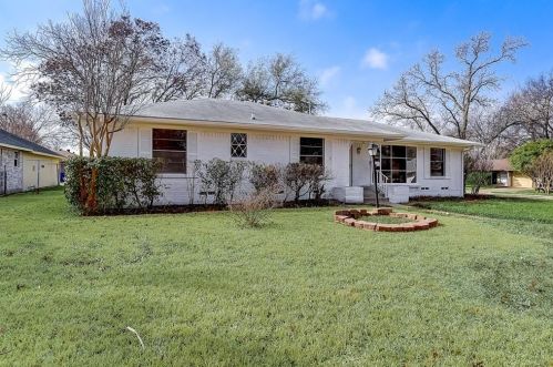 3306 Chadwell Dr, Dallas TX 75234-5120 exterior