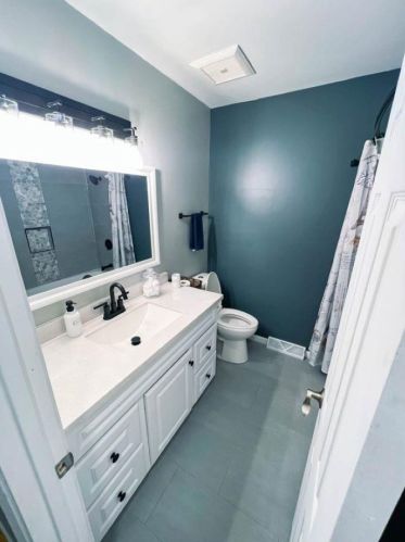 7926 Denver Ave, Milwaukee WI  53223-4940 exterior