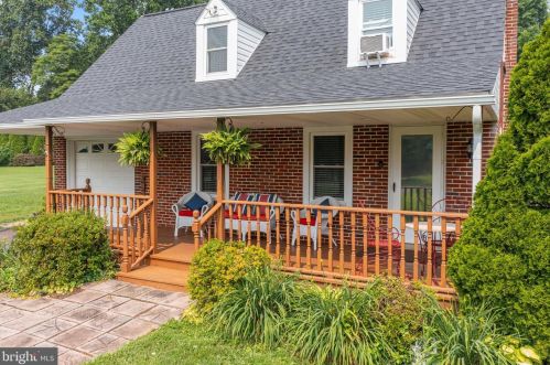 1421 Chestnut Hill Rd, Pottstown PA 19465-7156 exterior