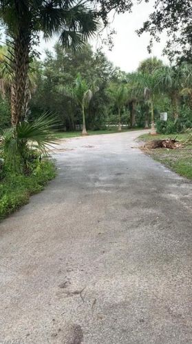 181 7 St, Naples FL 34117-2126 exterior