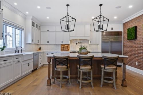 7 Dale Dr, Chatham Township NJ  07928-1661 exterior