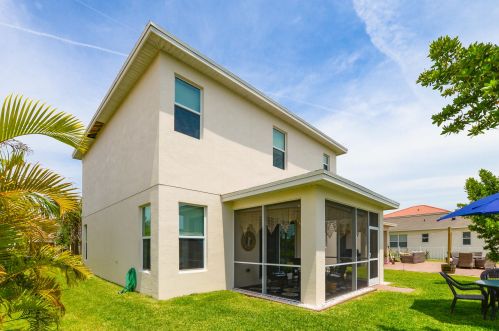 713 Leonardo Cir, Fort Pierce FL  34986-4355 exterior