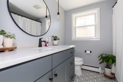 8 Foxglove Ter, Concord NH 03303-3419 exterior