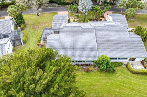 53 Hampshire Ln, Boynton Beach FL 33436-7414 exterior