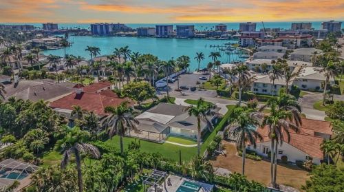 2870 Leeward Ln, Naples FL 34103-4038 exterior