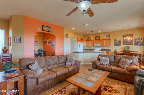 475 Calle Artistica, Green Valley AZ 85614-6160 exterior