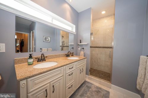 1505 Dickinson St, Philadelphia PA 19146-4830 exterior