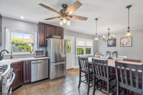 2 Lenhome Dr, Cranford NJ 07016-2954 exterior