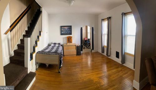 2261 37 St, Camden NJ 08110-2207 exterior