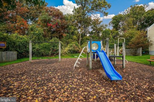 7813 Havenside Ter, Rockville MD 20855-2261 exterior