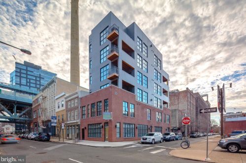 240 2nd St, Philadelphia PA  19106-1207 exterior