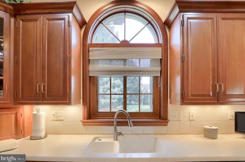 2933 Hearthside Ln, Lancaster PA 17601-1457 exterior