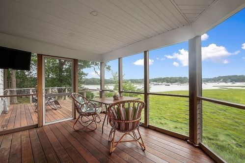 17 Stanwood Pt, Gloucester, MA 01930-2448