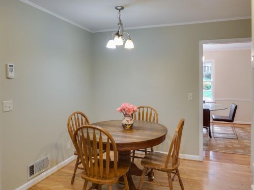 5625 Colton Dr, Atlanta GA 30342-1303 exterior