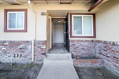 1861 Denair Ave, Turlock CA 95382-1815 exterior