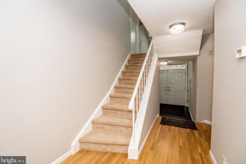 607 Sayre Dr, Princeton NJ 08540-5859 exterior