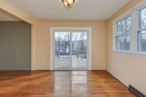 7481 School St, Concord NH  03307-0914 exterior