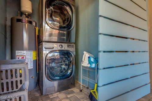 2608 10 St, Phoenix AZ 85085-7781 exterior