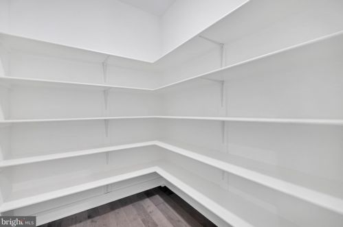 1864 Kirby Rd, Mc Lean VA 22101-5326 exterior