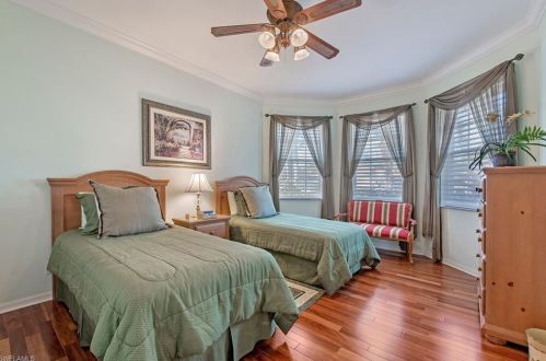 5616 Lago Villaggio Way, Naples FL 34104-5739 exterior