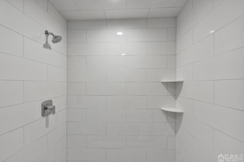 13 Albany St, Edison NJ  08837-3223 exterior