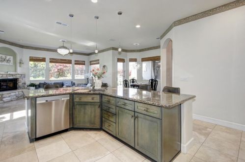 1086 Souza Dr, Folsom CA 95762-7556 exterior