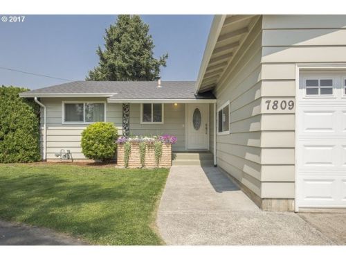 7809 Thiessen Rd, Portland, OR 97267-2208