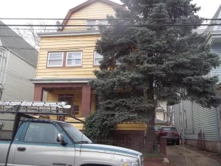 888 18th St, Newark, NJ 07108-1132