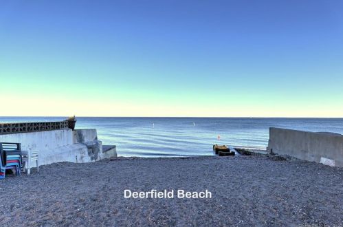 11 Deerfield Ave, Milford CT 06460-7317 exterior