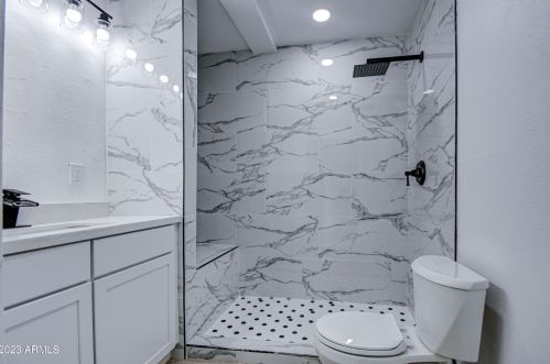 8224 25th St, Phoenix AZ  85042-7020 exterior