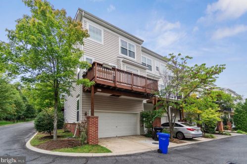 619 Ava Cir, Washington DC  20017-2306 exterior