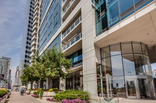 340 Randolph St, Chicago IL 60601-7618 exterior