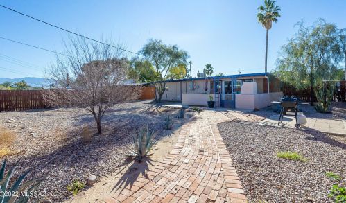 7925 Beverly St, Tucson AZ 85710-5803 exterior