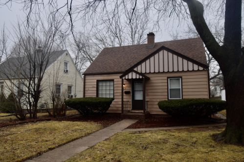 4937 74, Milwaukee WI 53213-1735 exterior