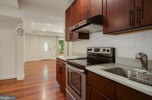 8505 Carlynn Dr, Bethesda MD 20817-4310 exterior