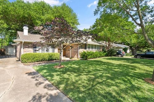 7208 Bucknell Dr, Dallas TX  75214-1751 exterior