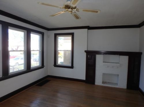 7547 Wood St, Chicago, IL 60620-4450