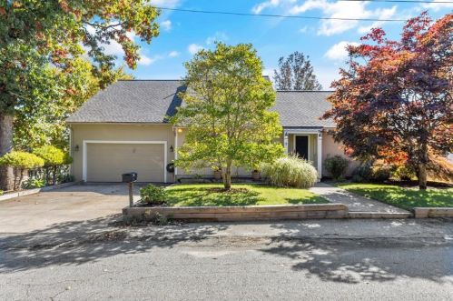 9 Noto Dr, Providence RI  02904-2905 exterior