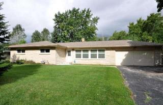 10320 Dreyer Pl, Milwaukee WI  53219-2733 exterior