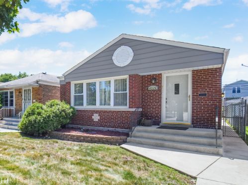 8526 Ingleside Ave, Chicago, IL 60619-6310