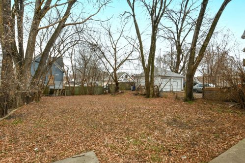 3722 7 St, Milwaukee WI 53212-1437 exterior