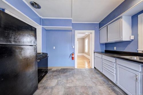 8 Roberts St, Middletown NY 10940-5008 exterior