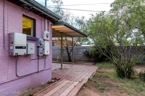 2805 Lester St, Tucson AZ 85705-8928 exterior