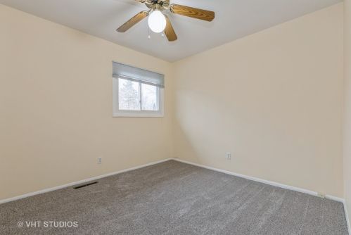 11 Dole Ave, Bull Valley IL 60014-5808 exterior