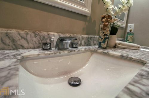 1145 Carlo Wood Dr, Atlanta GA 30331-7344 exterior