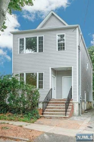 52 Summit Ave, Outwater, NJ 07026-2814