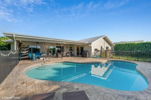 1519 Nottingham Dr, Naples FL 34109-1611 exterior