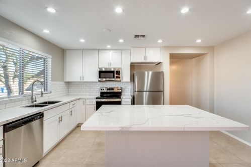 7104 31st Dr, Phoenix AZ  85041-9324 exterior